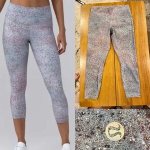 Lululemon Size 12 Wunder Under Luxtreme Speckled blue and pink 7/8 Tight Athlete